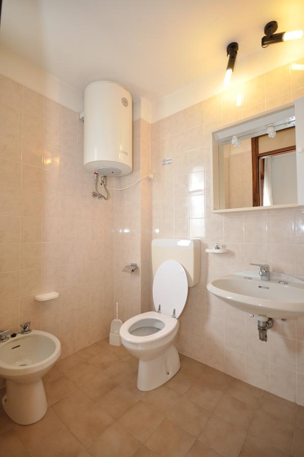 Condominio Bristol Бибионе Екстериор снимка